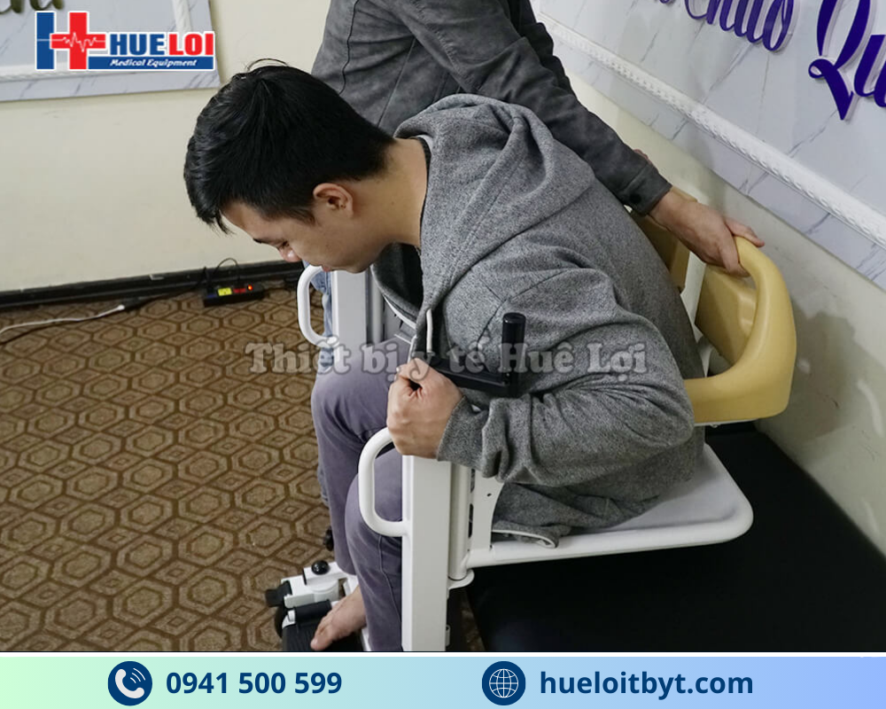 XE LĂN NÂNG HẠ BẰNG TAY QUAY ĐA NĂNG