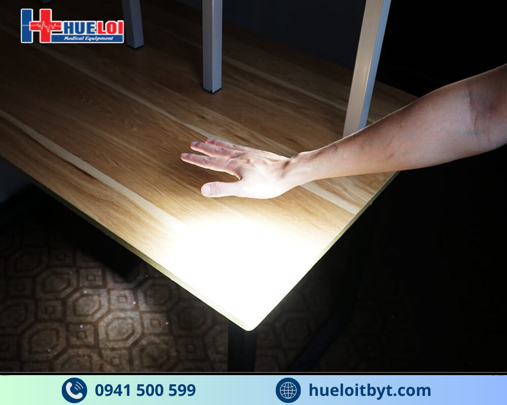 ĐÈN LED PHẪU THUẬT TREO TRẦN 2 NHÁNH KHÔNG HẮT BÓNG