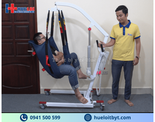 XE CẨU NÂNG HẠ VÀ DI CHUYỂN BỆNH NHÂN BẰNG ĐIỆN